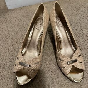 Circa Joan David Wedges size 10